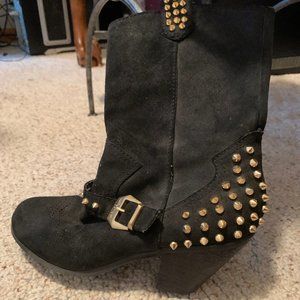 GOLD STUDDED ANKLE BOOTS LEATHER YENDELL..